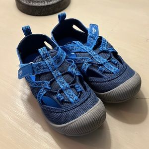 New without tag, Oshkosh toddler size 9 sandals shoe